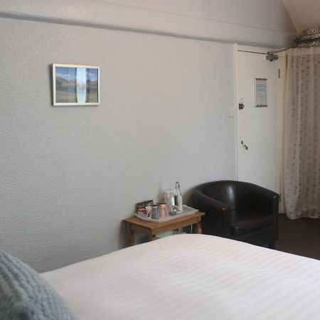 Hazeldene Guest House - With Free Offsite Health Club Боунес-он-Уиндермер Экстерьер фото