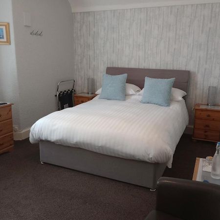 Hazeldene Guest House - With Free Offsite Health Club Боунес-он-Уиндермер Экстерьер фото